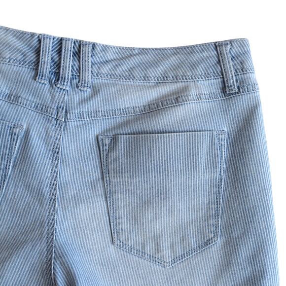 Vintage Gloria Vanderbilt Denim Shorts, Size 6P, Vertical Striped Design - Picture 6 of 6